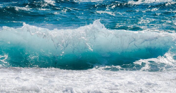 Bimba di 10 anni annegata in mare a Oristano