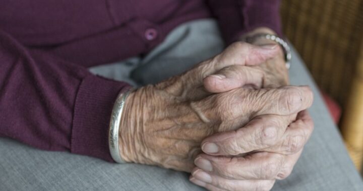 arresta una donna di 60 anni