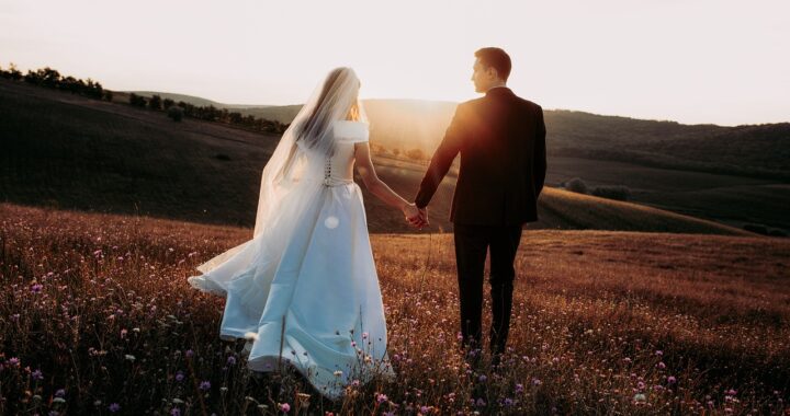 Organizzare un matrimonio originale, idee e spunti utili  --- (Fonte immagine: https://www.bigodino.it/wp-content/uploads/2023/07/matrimonio-originale-720x380.jpg)
