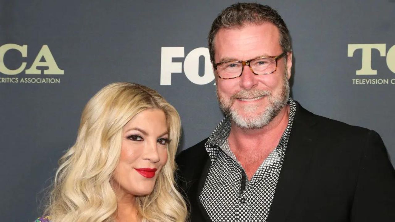 Tori Spelling vive in un camper con i figli dopo il divorzio da Dean McDermott