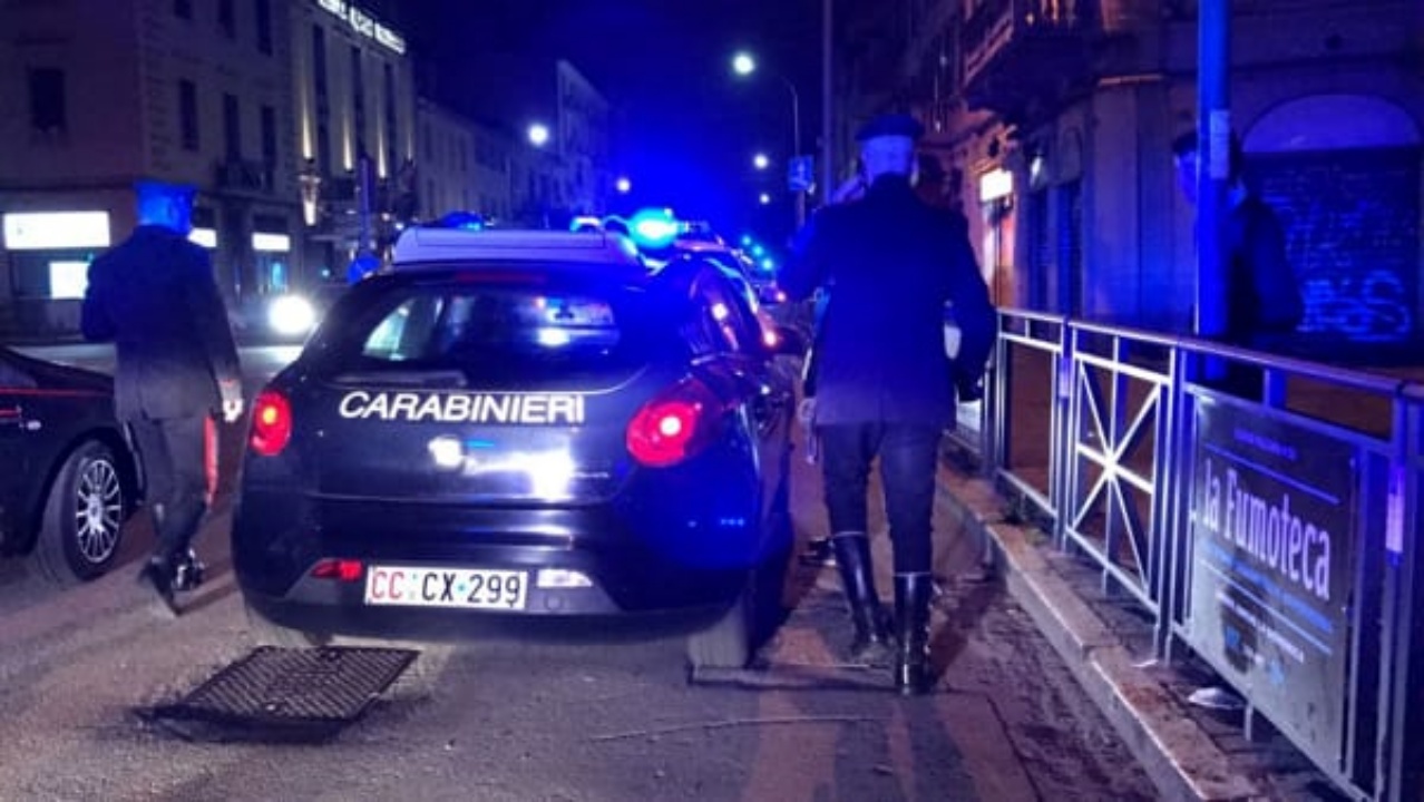 44enne accoltella il vicino perché bestemmia