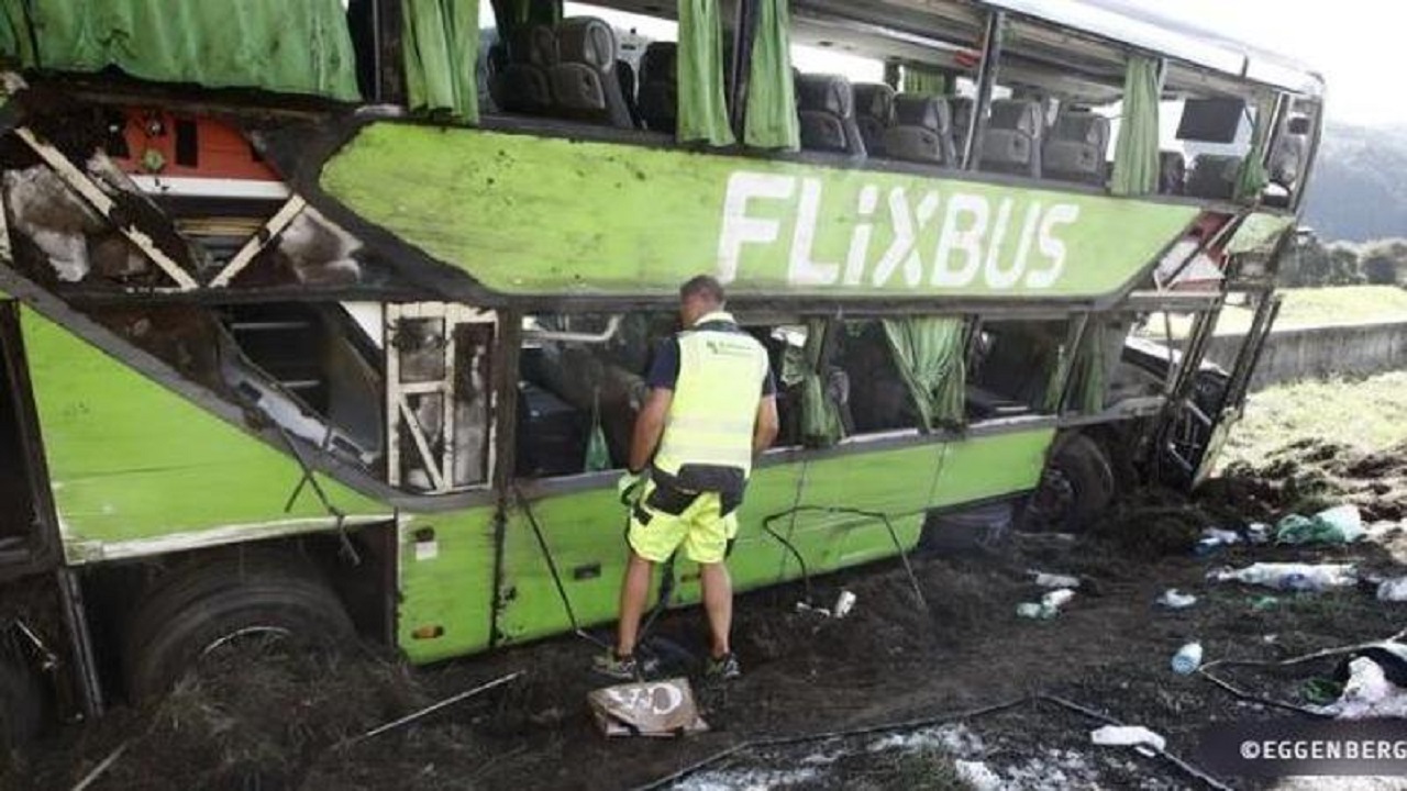 Flixbus in fiamme
