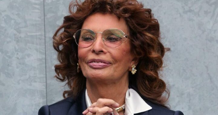 Sophia Loren caduta in casa