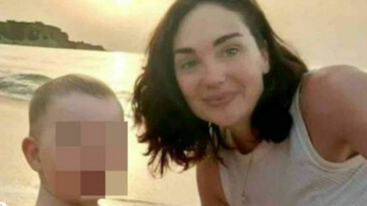 Ashleigh Vlahos muore a 35 anni per un malore improvviso: lo strazio del suo papà