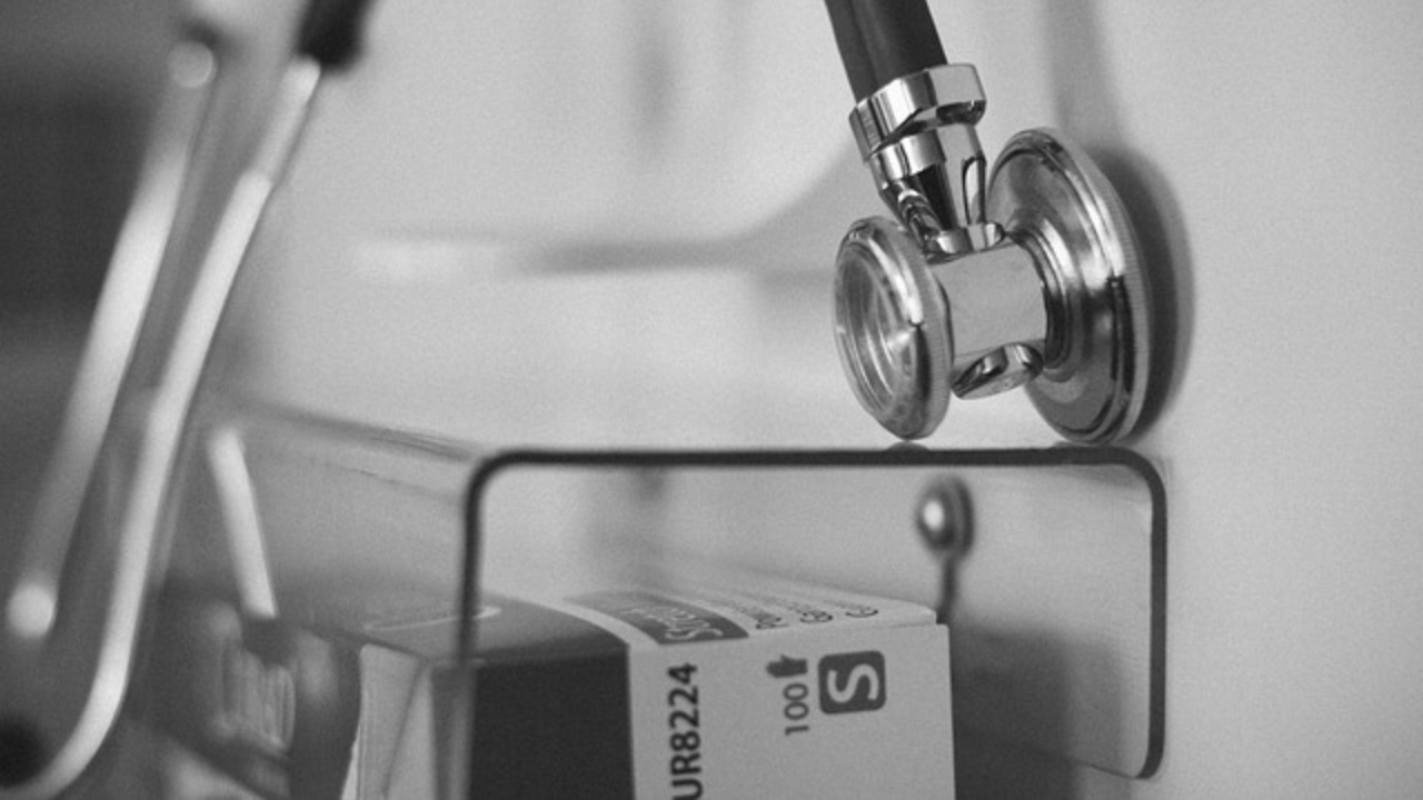 È morto il 16enne che si è sparato alla testa con la pistola del padre