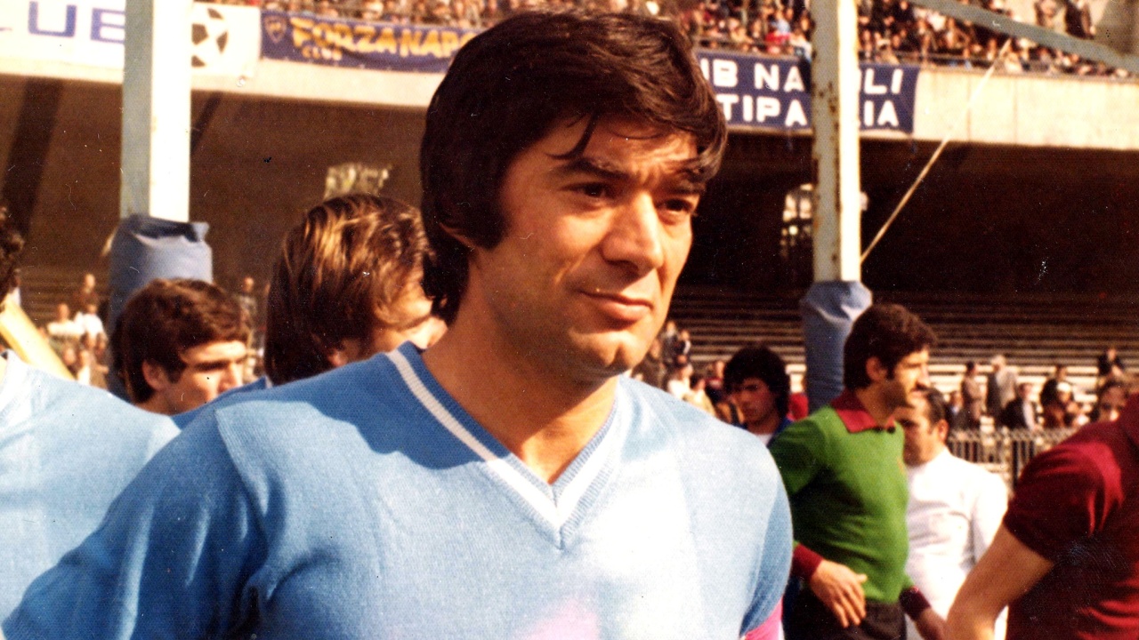 Antonio Juliano, leggenda del Napoli, morto a 80 anni