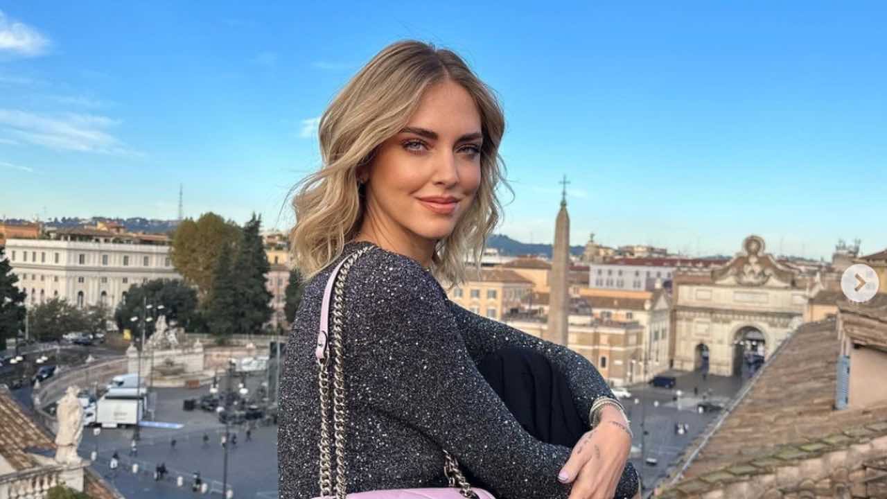 Chiara Ferragni usa il patch giapponese da riposino: ecco a cosa serve