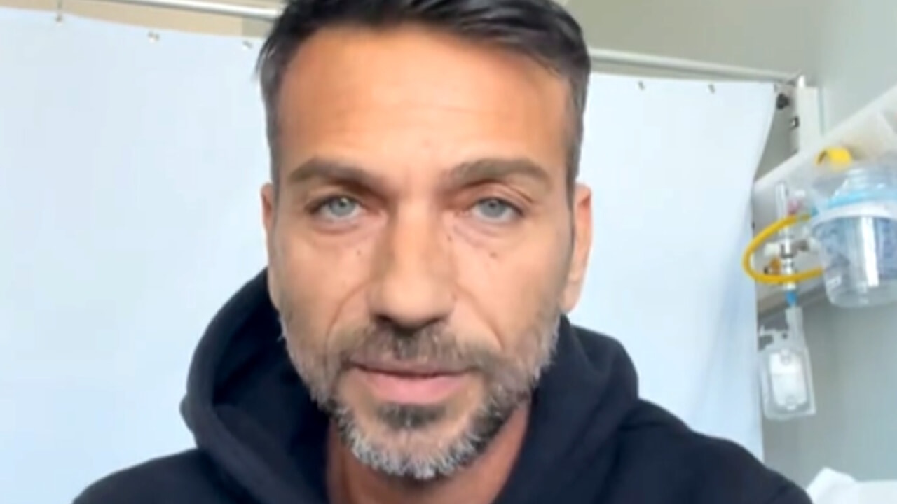 Costantino Vitagliano si sfoga in ospedale: “Basta con le fake news”