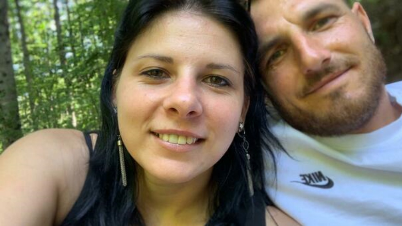 Georgiana Madalina, neo mamma muore dopo poco più di un mese dalla nascita della sua bambina: il marito presenta una denuncia