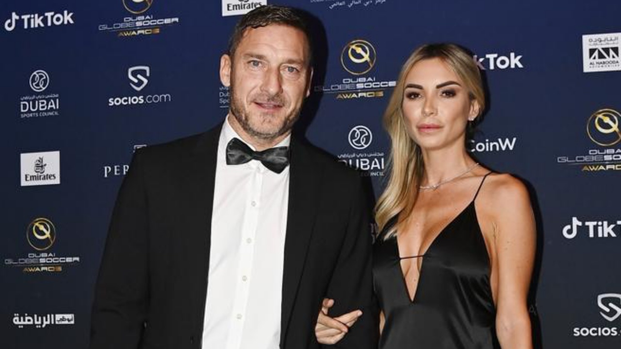 Totti vuole un figlio da Noemi: la frecciatina velenosa di Ilary Blasi