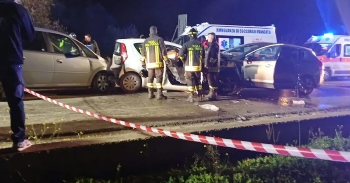 Tragedy just before New Year's Eve: the toll of the dramatic road accident that occurred yesterday afternoon on Italian roads is very serious.  Several victims and two small children in serious condition.  What and where happened