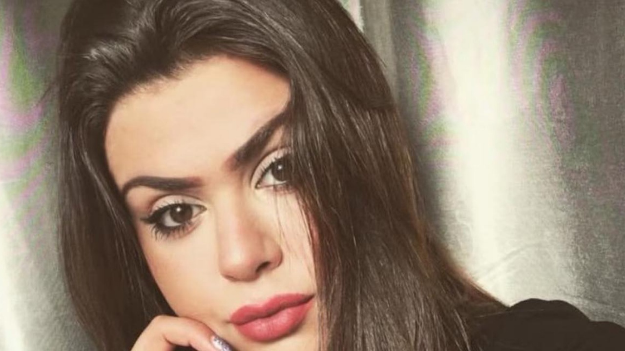 Aversa, con l’auto finiscono contro un palo: Mary Conte muore a 23 anni