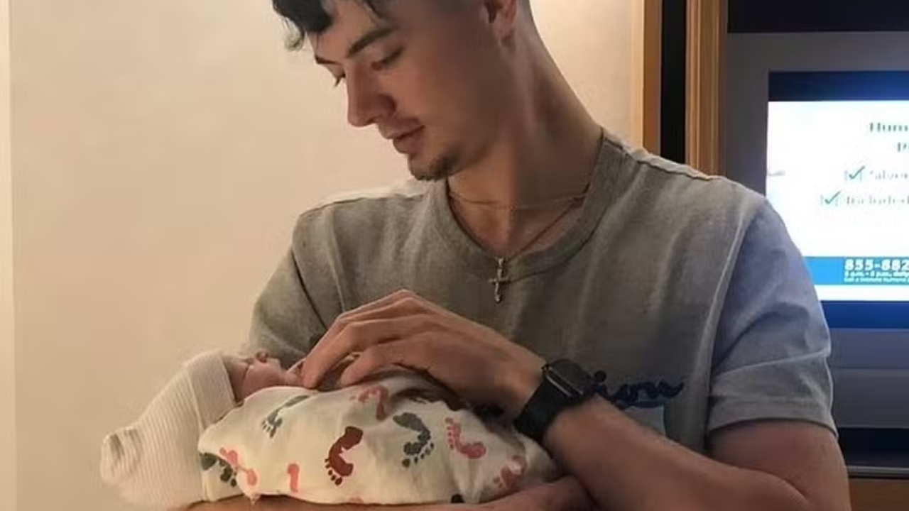 Iris, morta a 18 mesi per colpa della nuova fidanzata del suo papà: “Aveva cercato sul web come fare”