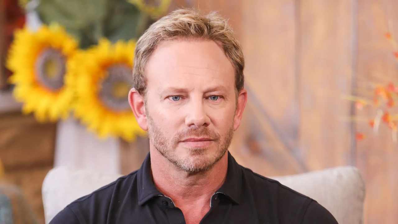 Ian Ziering picchiato da motociclisti: una lite nel traffico per l’attore di Beverly Hills