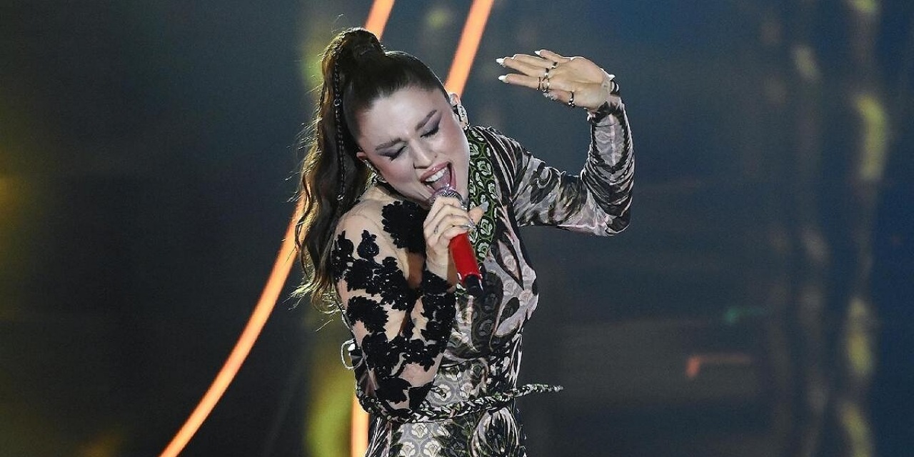 Angelina Mango canta a Sanremo 2024