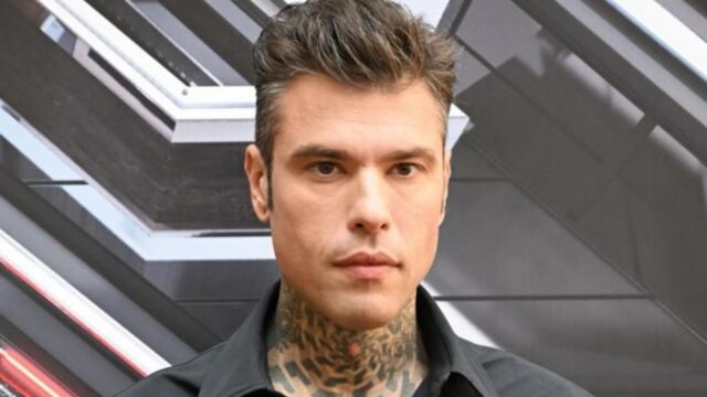 Pomeriggio 5, Fedez riceve un regalo da Myrta Merlino: qual è stata la reazione del cantante