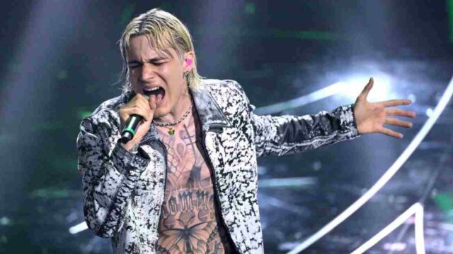 Il Tre dopo Sanremo non riesce a esibirsi a Domenica In: “Ho atteso due ore per niente”