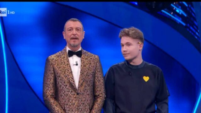 Perché gli artisti portano una matita sul palco di Sanremo 2024? Scoperto il motivo!