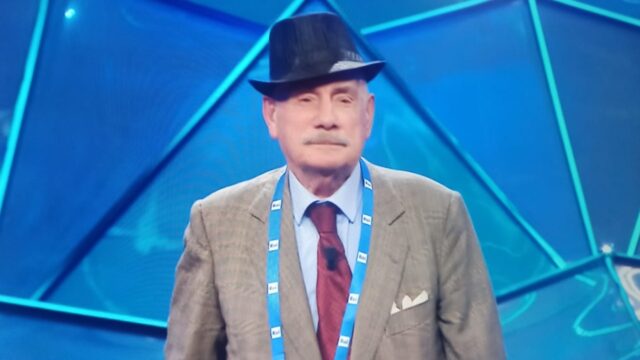 Sanremo 24, Ruggiero Del Vecchio apre il Festival: chi è il pensionato di Viva Rai 2