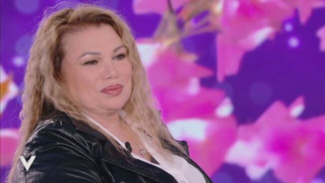 Ospite a Verissimo, Serena Grandi rivela un retroscena della sua vita: “Io correvo dalla vicina”