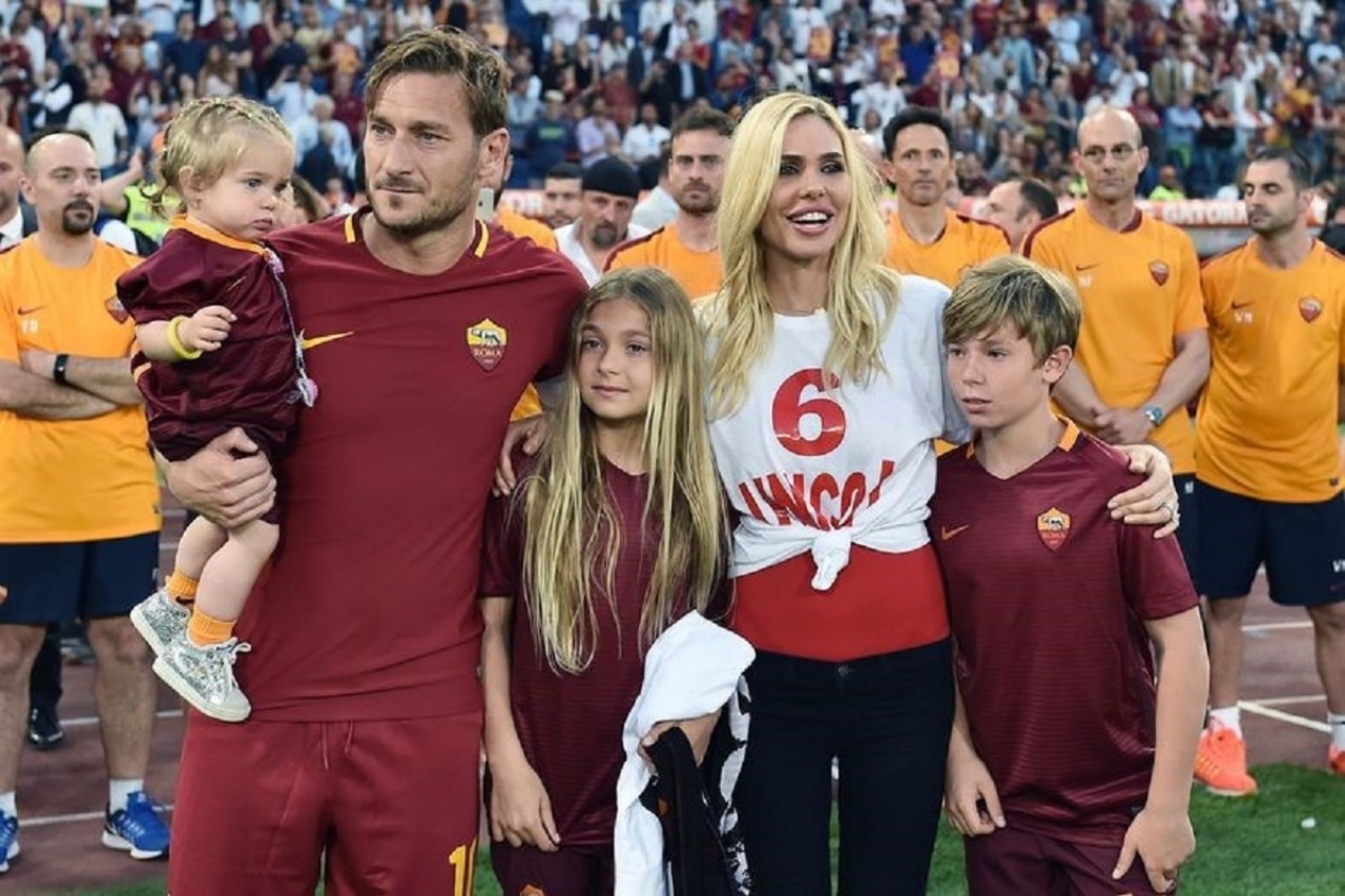 Totti e Ilary: addio alla Roma