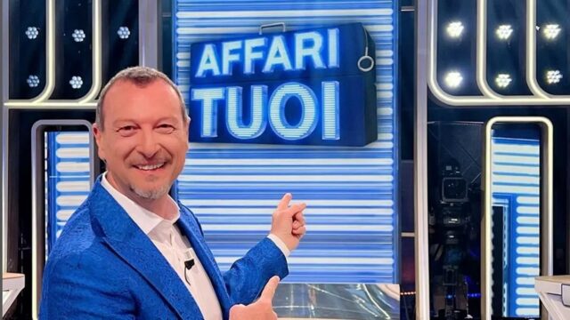 “È partito un pugno” Choc ad Affari Tuoi, Amadeus non crede ai suoi occhi e commenta: “Non mi era mai capitato”