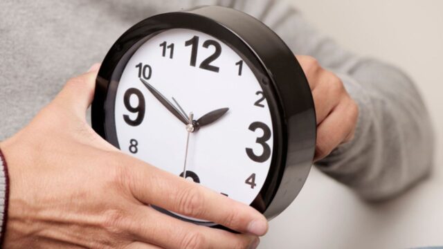 Ora legale, quando si dovrà mandare avanti l’orologio di un’ora: tutto quello che c’è da sapere