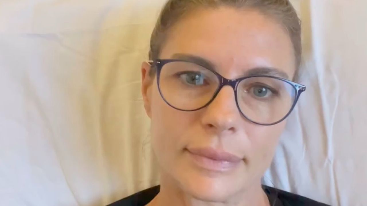 Martina Colombari operata d’urgenza, “Mi hanno salvato la vita”