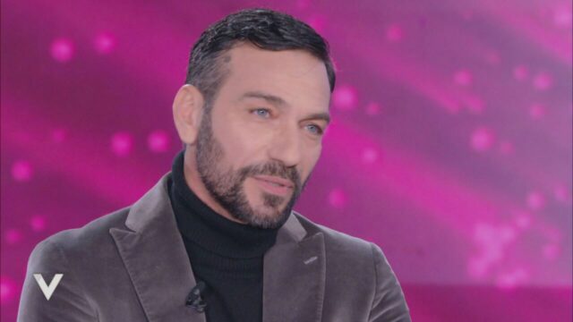Verissimo, Costantino Vitagliano racconta in lacrime la malattia: “Devo esserci per mia figlia”