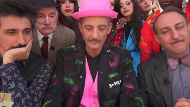 Momenti di paura durante Viva Rai 2, cosa è successo a Fiorello in diretta