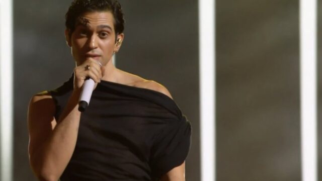 Cos’è la “Tuta Gold” di cui parla Mahmood nel suo brano di Sanremo 2024