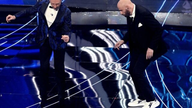 Sanremo 2024, sul caso Travolta, la Rai: “Faremo chiarezza, siamo parte lesa”
