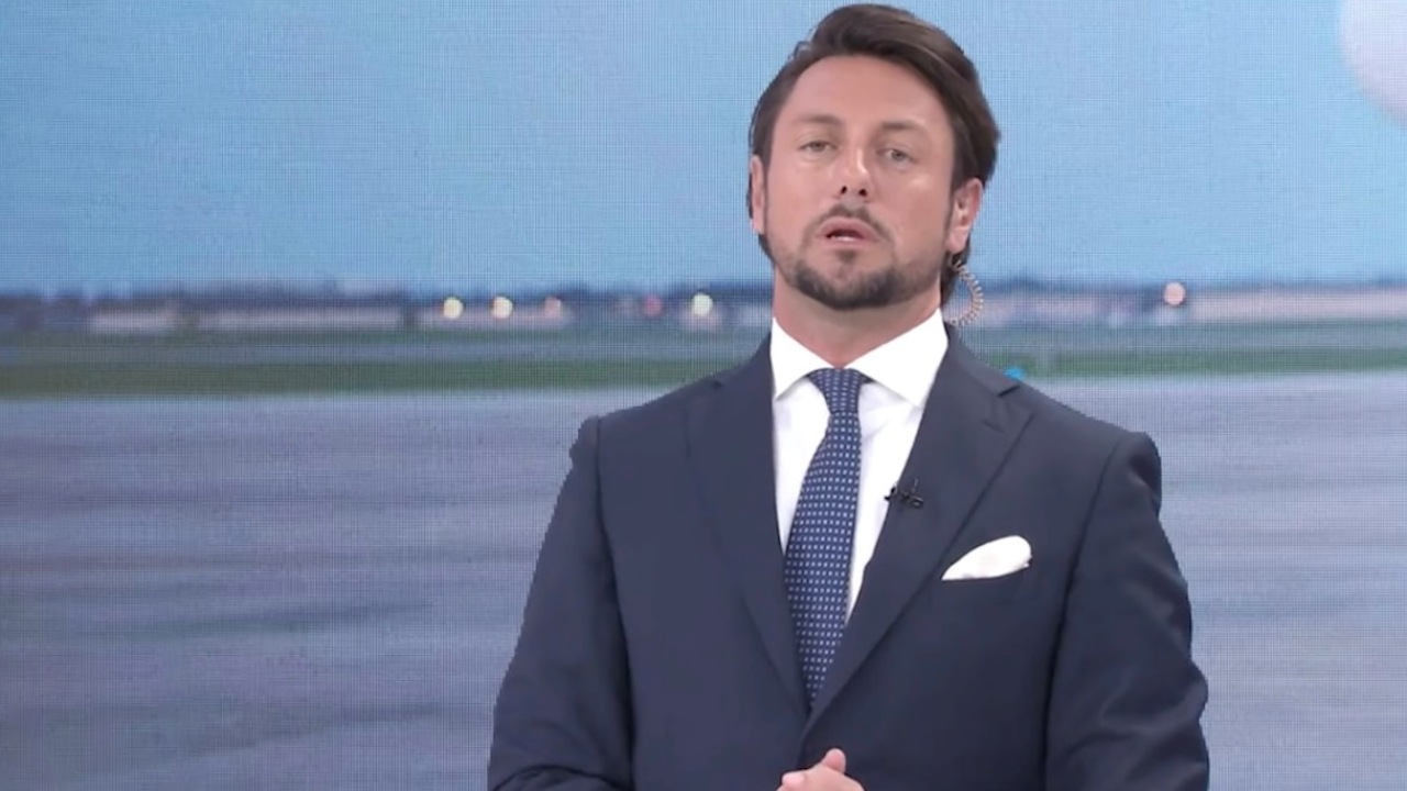 Andrea Giambruno avvistato a pranzo con il suo avvocato