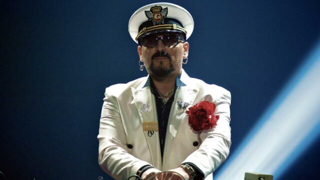 Il famoso deejay fa causa per 30mila euro agli organizzatori del Festival: cosa è successo