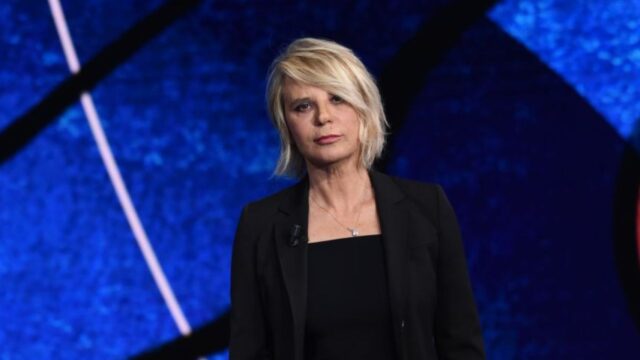 Uomini e Donne, arriva l’annuncio choc da parte della coppia: Maria De Filippi pronta a fare da testimone