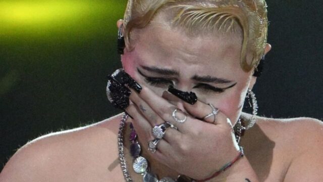 “Non ho avuto paura di morire, volevo tornare a cantare” la cantante reduce da Sanremo ha raccontato la lotta contro la brutta malattia: come sta oggi