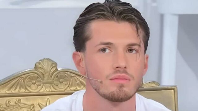 Uomini e Donne, Brando fa la sua scelta e suo padre si rende protagonista di un gesto non passato inosservato che fa discutere