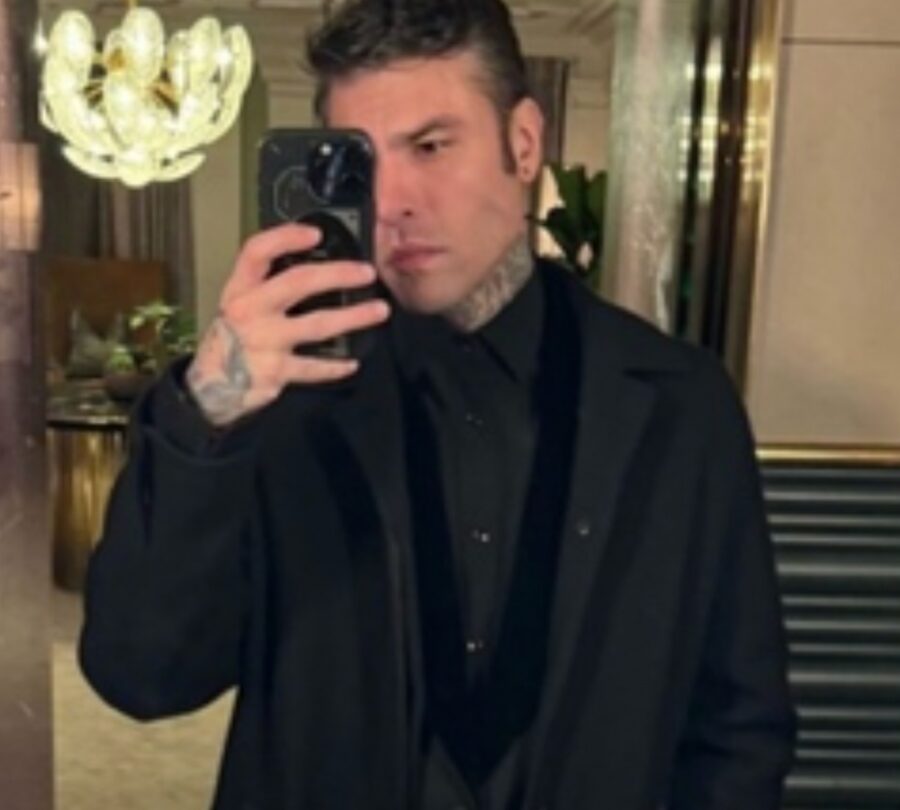 Fedez fugge a Londra