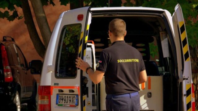 Paura durante la messa di Pasqua: decine di fedeli in ospedale, con loro anche un bambino di 8 anni. Cos’è successo