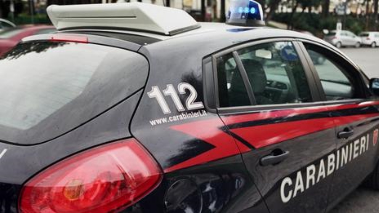 padre muore figlio non chiede aiuto