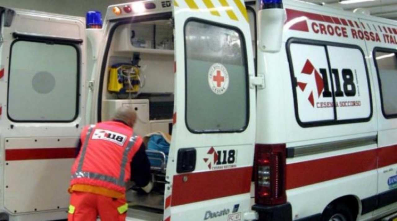 Ambulanza: Incidente tra una moto e un'auto