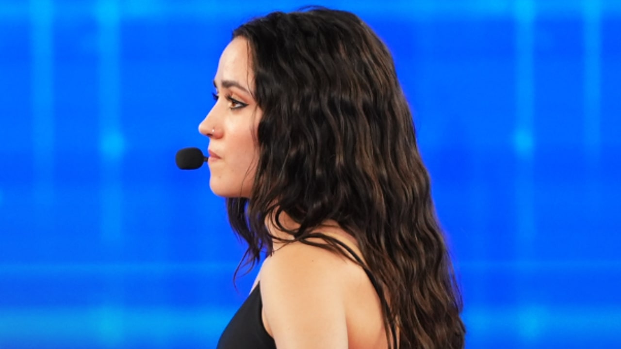 Lucia lascia Amici 23