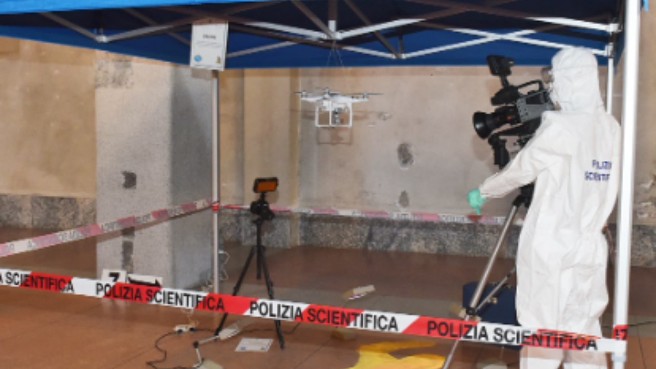 Polizia scientifica e le indagini sulla scena del crimine