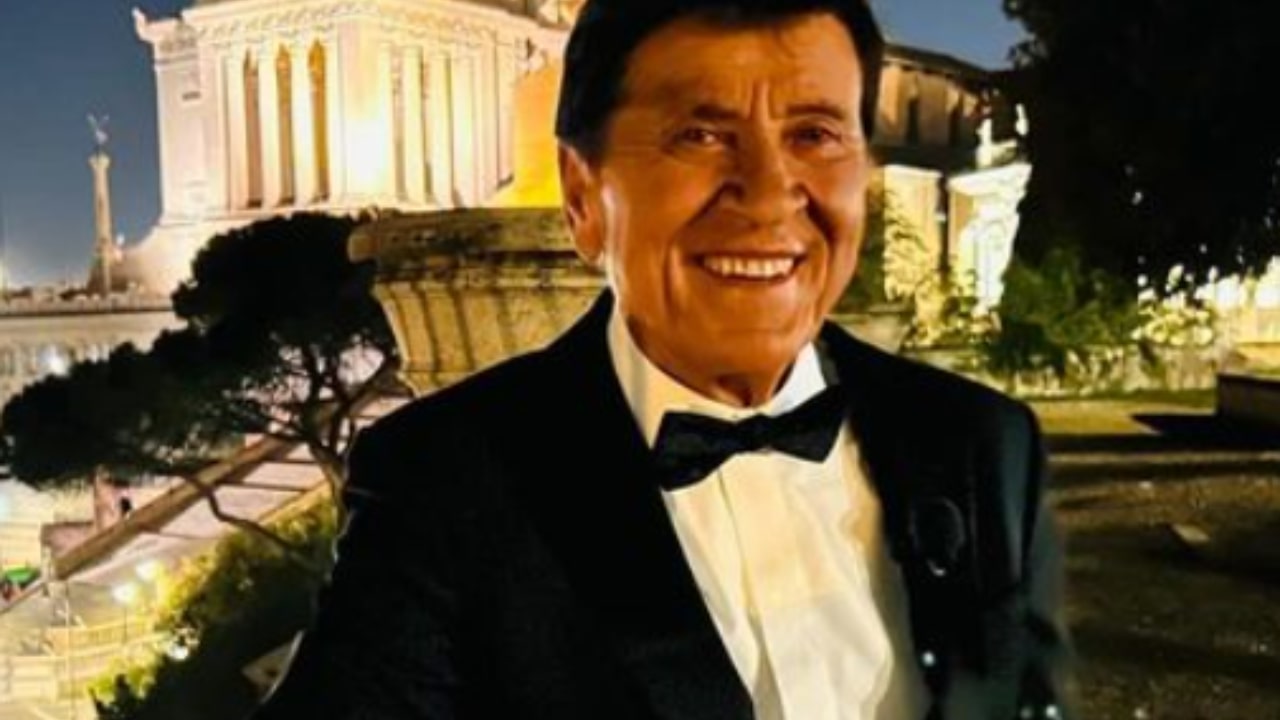 Gianni Morandi scherza con i fan