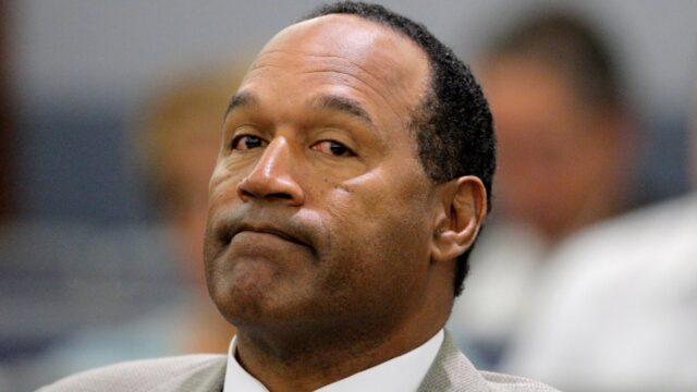 È morto O. J. Simpson: l’ex atleta e attore aveva 76 anni
