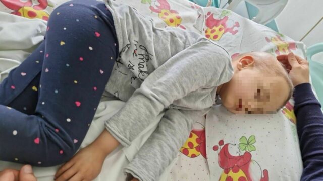 “Non c’è più nulla che si possa fare” Sara ha 5 anni e da tempo combatte contro un brutto male; ora la famiglia vuole lanciare un appello: il gesto dei genitori commuove tutti 