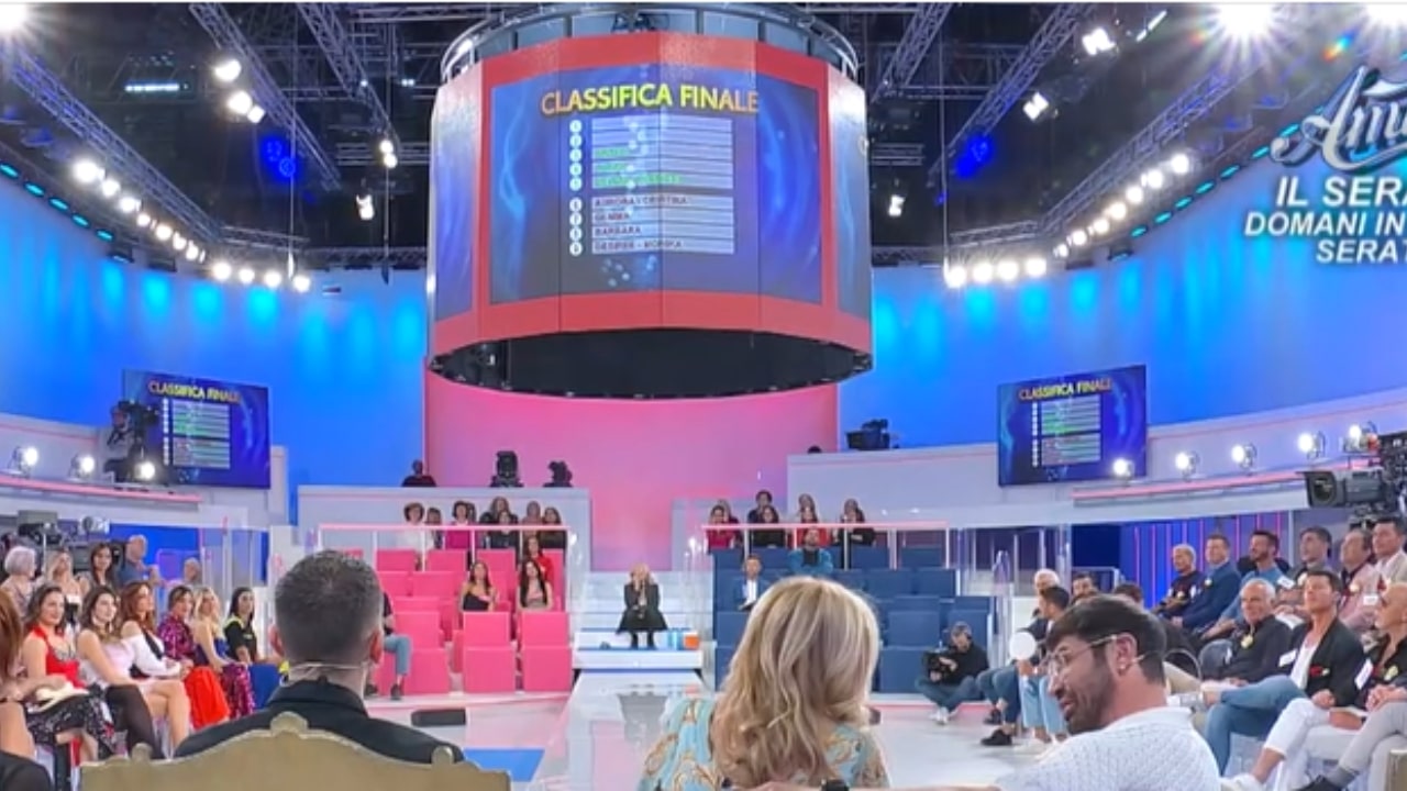 Uomini e Donne cambia programmazione
