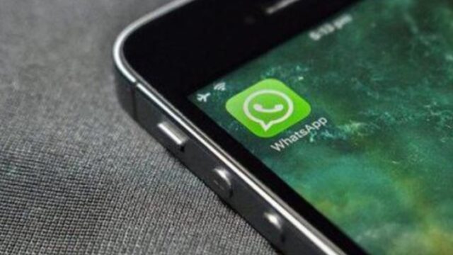 Attenzione alla truffa di WhatsApp, la scelta del colore può farti rubare tutti i dati