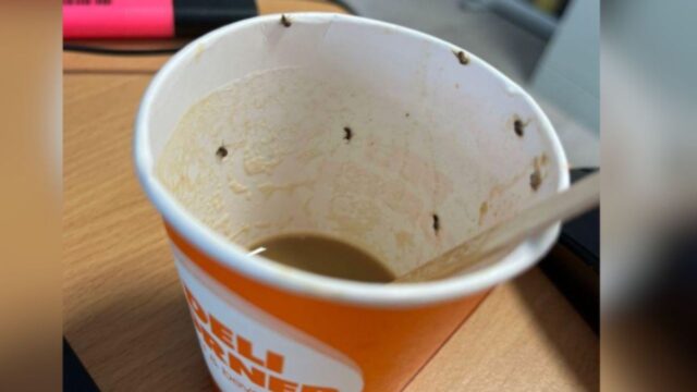 Prende un caffè ai distributori automatici, 21 enne finisce in terapia intensiva: dove e cos’è successo