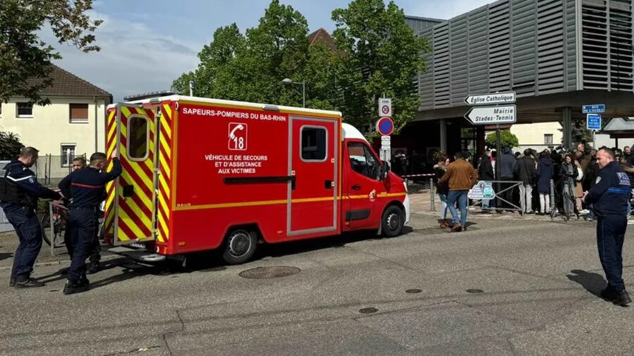 Due bambine accoltellate davanti alla scuola